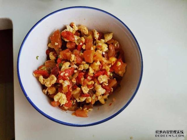 西红柿鸡蛋、韭菜鸡蛋、黄瓜鸡蛋、茄子青椒木耳、冬瓜馅饺子做法